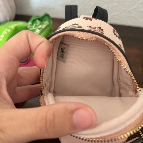 Coach backpack keychain - Picture 2 of 6